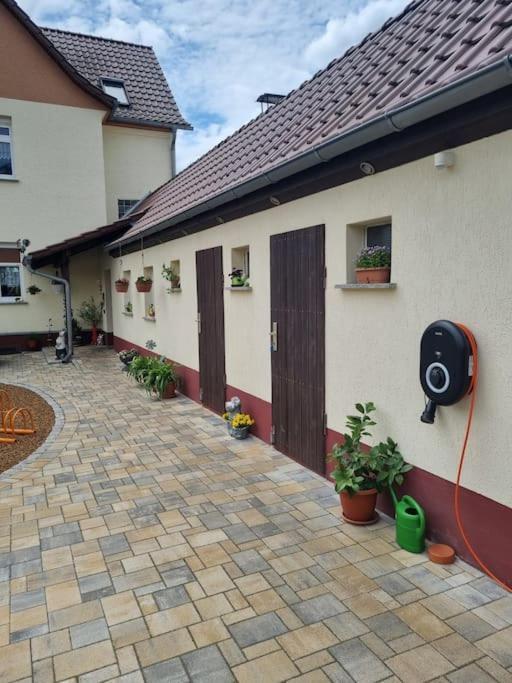 Ferienwohnung *Zur Weinbergstrasse* Lauta Exterior foto